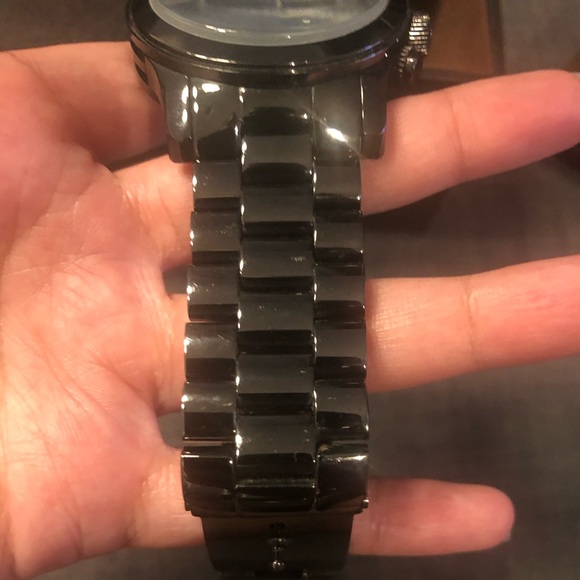 Michael Kors Watch - Picture 4 of 7